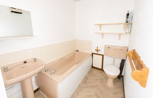 Photo 11- click for photo gallery